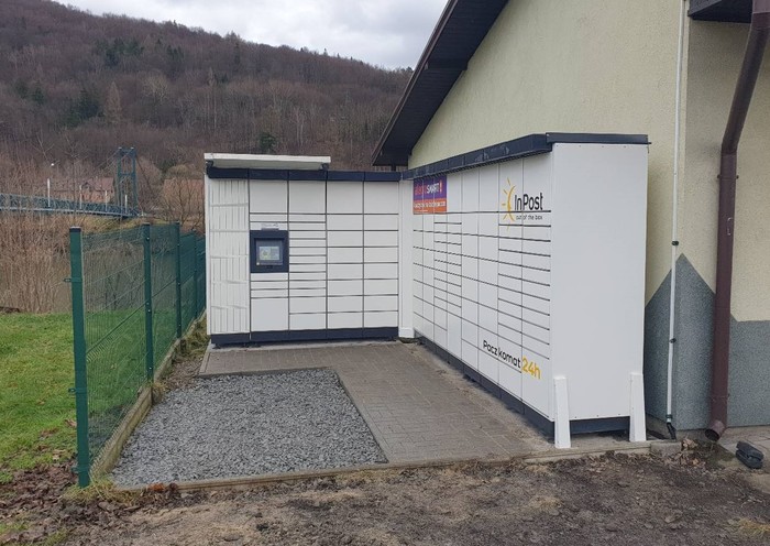 Paczkomat CRI01M Sklep Czernichów Żywiecka 4
