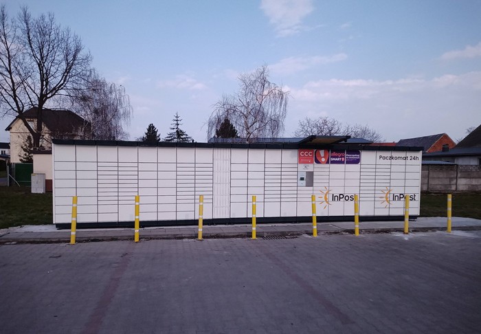 Paczkomat CRW01N Przy markecie POLOmarket