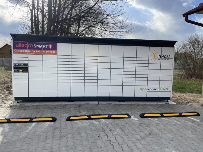 Paczkomat CWOL01BAPP Przy sklepie