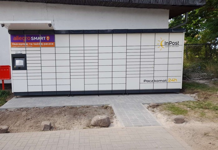 Parcel Locker CWR01M Przy sklepie spożywczym