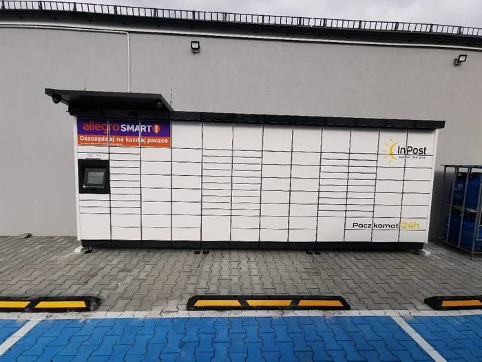 Paczkomat CXR02M Parking sklepu