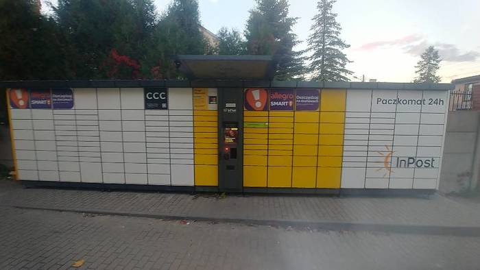 Поштомат CZE12A przy Żabce