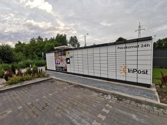 Paczkomat CZE13M Parking Lidla