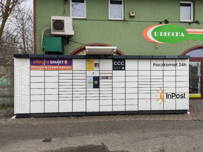 Paczkomat CZE14N Przy sklepie U Błocha