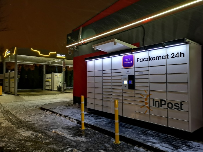 Parcel Locker CZE18N Na stacji paliw Shell