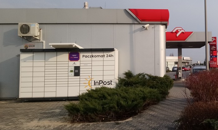 Paczkomat CZE19N Na stacji paliw Orlen