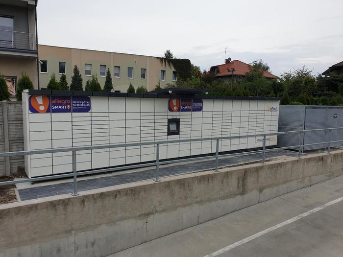 Paczkomat CZE24M Parking Lidl