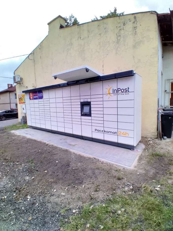 Parcel Locker CZE38M Ściana boczna Sklepu