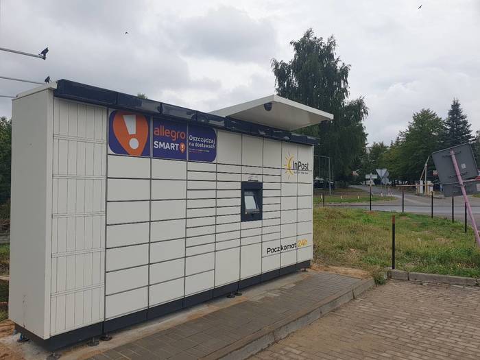 Parcel Locker CZE40M Przy pawilonie usługowym