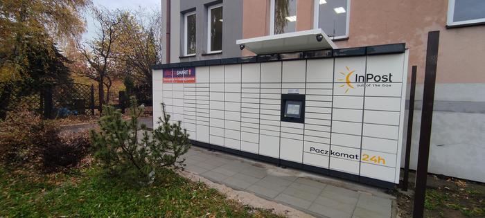 Paczkomat CZE44M Budynek handlowo-usługowy