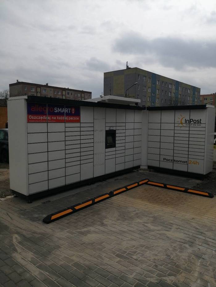 Paczkomat CZE51M Sklep wielobranżowy EMBROS