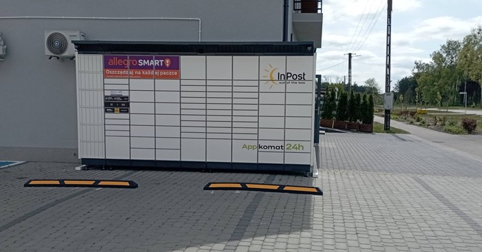 Paczkomat CZN02BAPP Przy sklepie