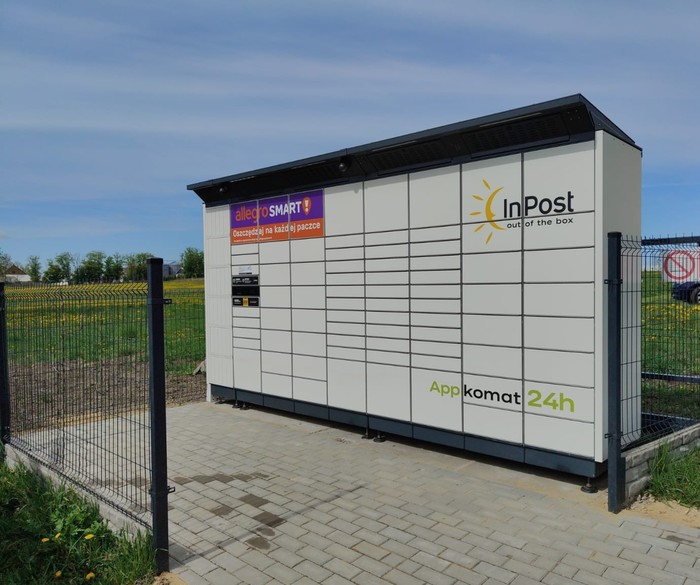 Paczkomat CZTE01BAPP wjazd do Internatu