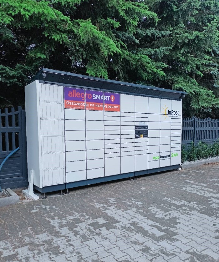 Paczkomat DAB01BAPP Na parkingu Pasażu