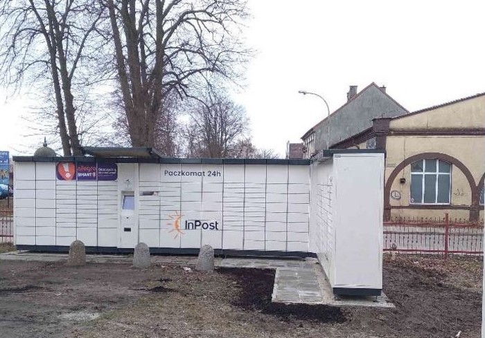 Paczkomat DAR01A Na parkingu