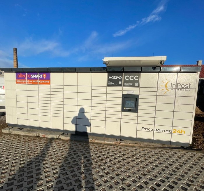 Paczkomat DBI03M przy sklepie Chorten
