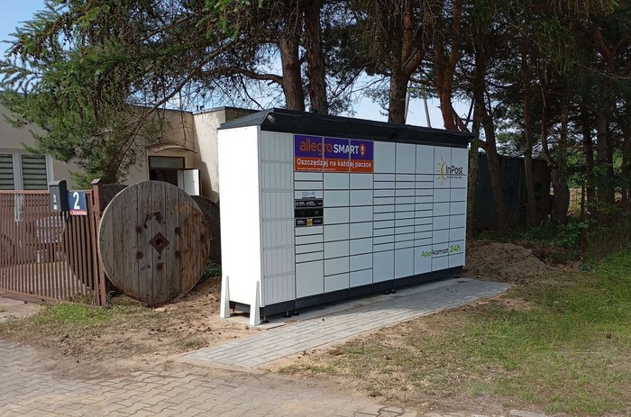 Paczkomat DBR01BAPP Na podjeździe