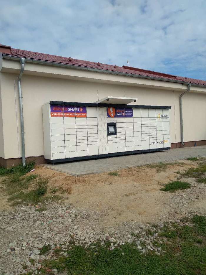 Paczkomat DBZ03M parking przy Lewiatanie