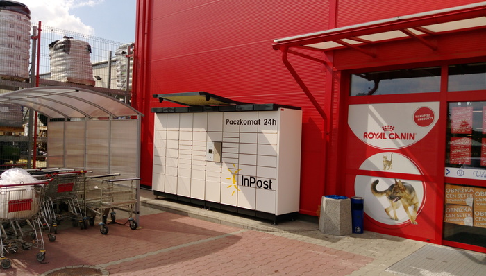 Paczkomat DEB01N Przy sklepie Majster