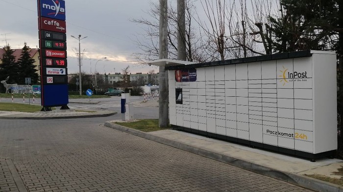 Paczkomat DEB04M Stacja Paliw Moya
