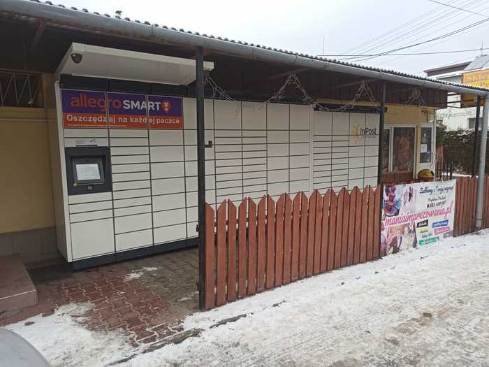 Paczkomat DEB11M Przy sklepie