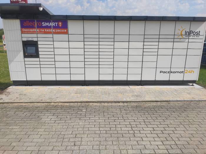 Paczkomat DEY01M na Stacji Paliw Moya