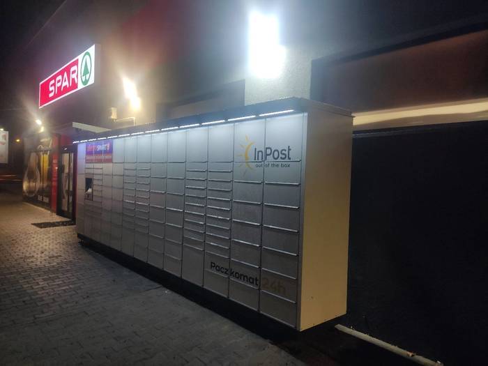 Paczkomat DGO27M Przy sklepie Spar
