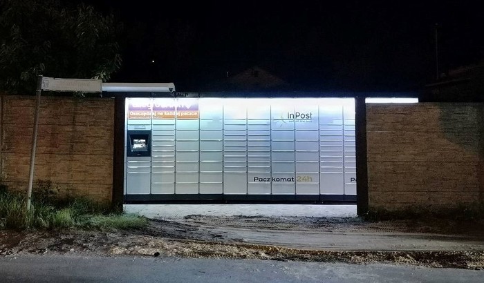 Paczkomat DGO48M Obok posesji