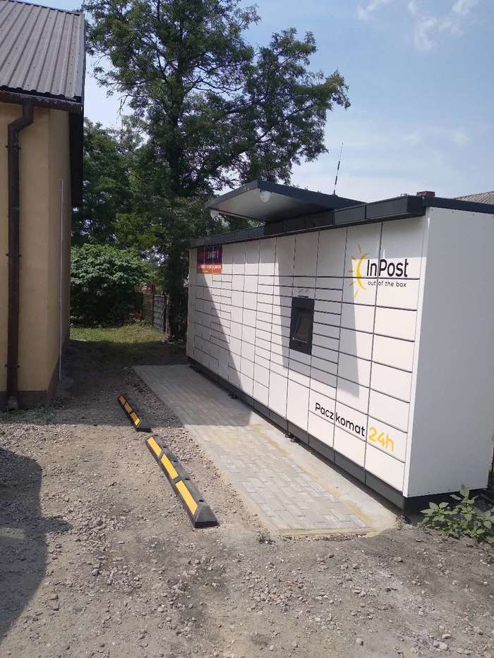 Paczkomat DHU01M Przy sklepie spożywczym