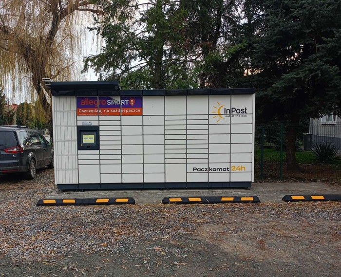 Paczkomat DML02M Przy posesji prywatnej