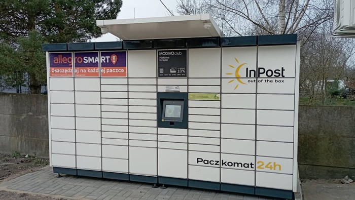 Paczkomat DOBN01M Przy sklepie