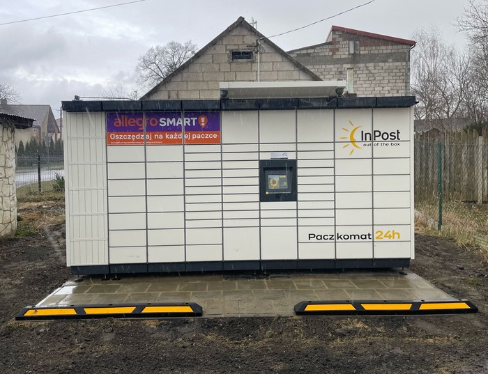 Paczkomat DOMI01M Przy sklepie spożywczym