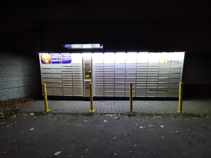 Paczkomat DON01A Przy supermarkecie Carrefour Express