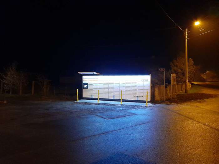 Paczkomat DQB01M Przy Sklepie Spożywczym