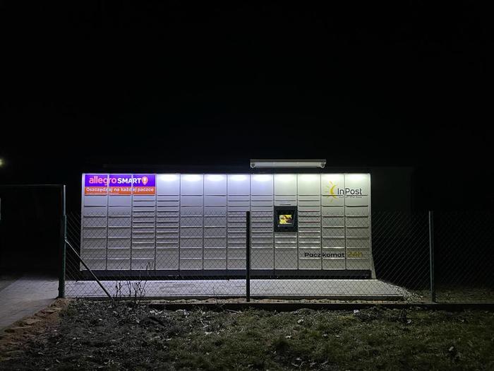 Paczkomat DQR01M biuro SM Krokus