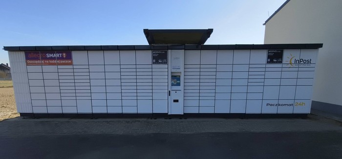 Paczkomat DRZ02A przy markecie