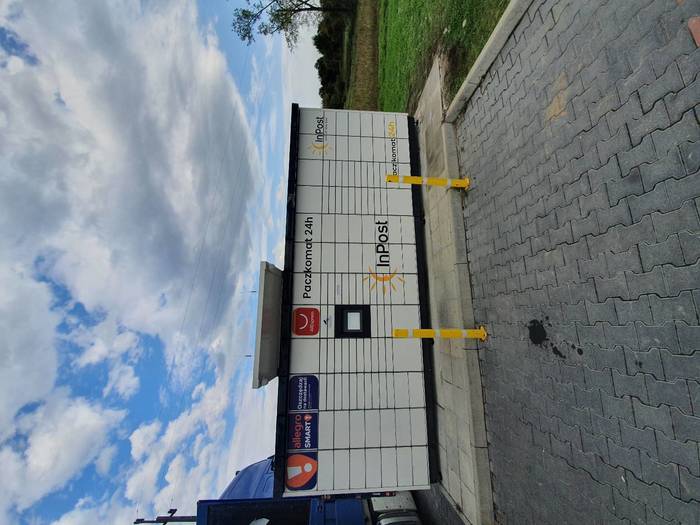 Parcel Locker DSZ01M Na parkingu sklepu SPAR