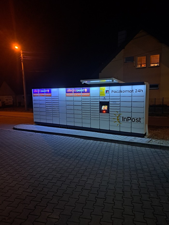 Paczkomat DTR02M Przy wjeździe myjnie