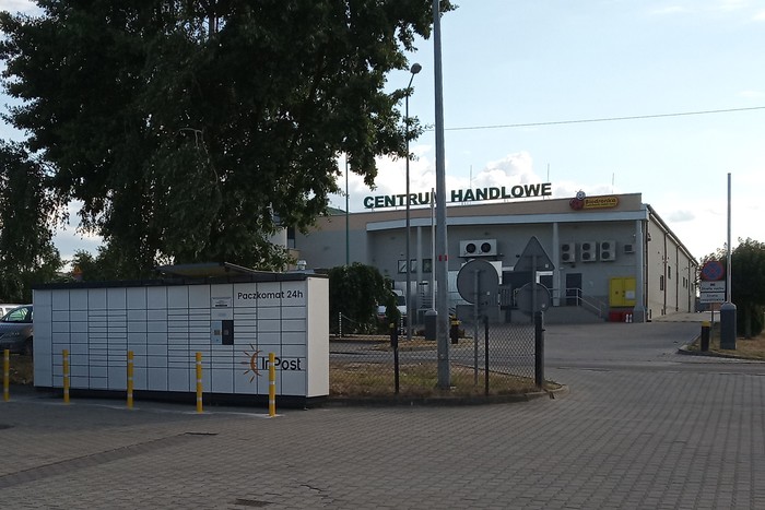 Paczkomat DTR02N Parking okręgowej stacji pojazdów