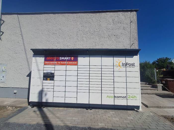 Paczkomat DUG01BAPP przy sklepie