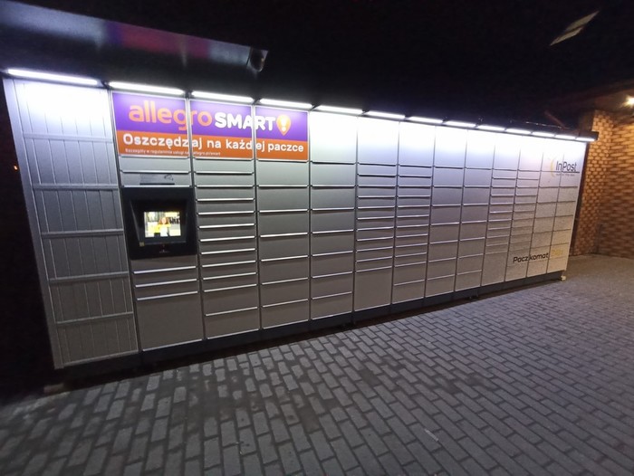 Paczkomat DWR01M Przy sklepie spożywczym