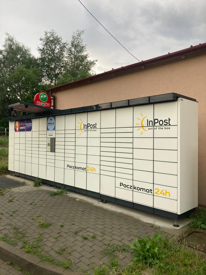 Paczkomat DYS01N Przy sklepie Kropka