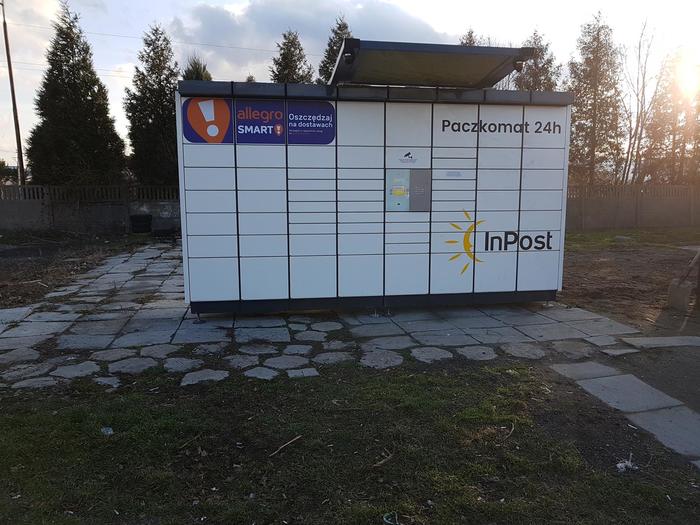 Paczkomat DZI07N Przy budynku stacji Pieprzyk