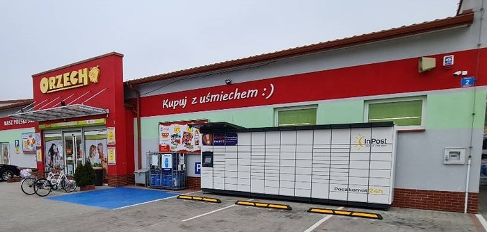 Paczkomat DZK01M Przy sklepie spożywczym "Orzech"
