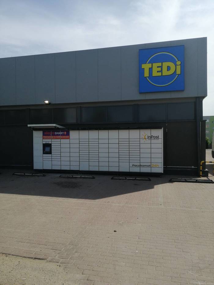 Paczkomat DZL07M przy sklepie Tedi