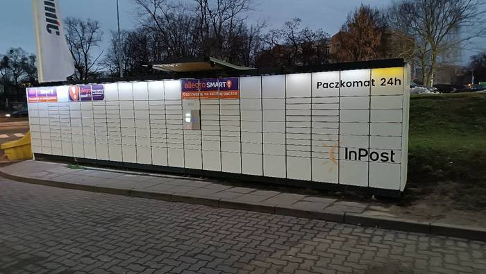 Paczkomat ELB07N Stacja paliw MOL