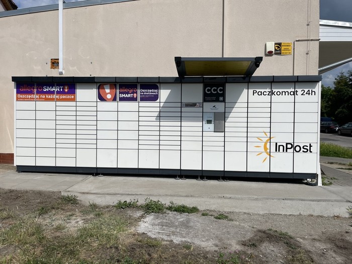 Paczkomat ELB11N Przy sklepie spożywczym Społem
