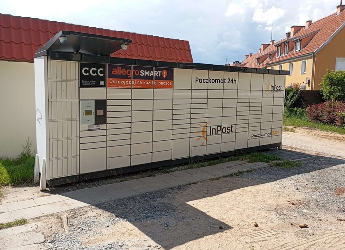 Parcel Locker ELB17N Przy sklepie ABC, róg Piłsudskiego i Modlińskiej