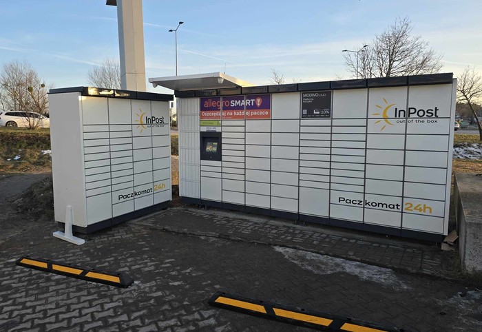 Parcel Locker ELK02M przy myjni samochodowej
