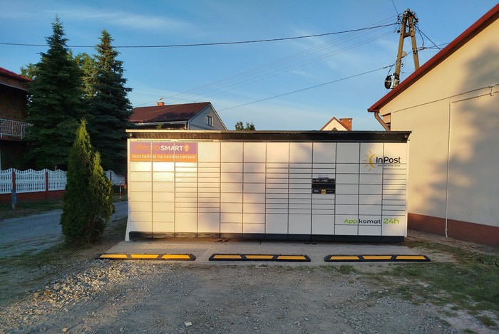 Paczkomat FURM01BAPP Przy sklepie